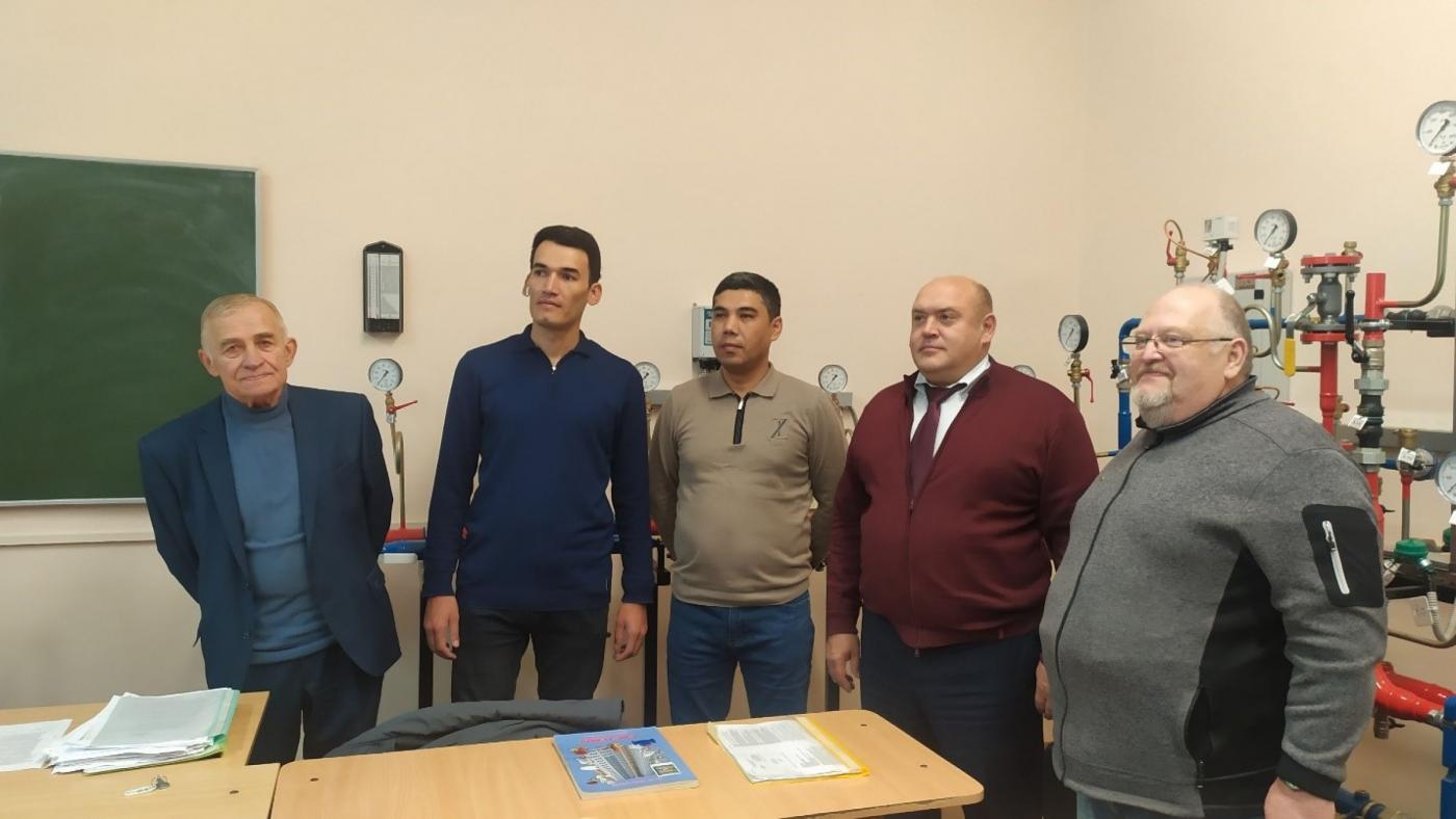 Представители Ферганского политехнического института стажируются в БНТУ